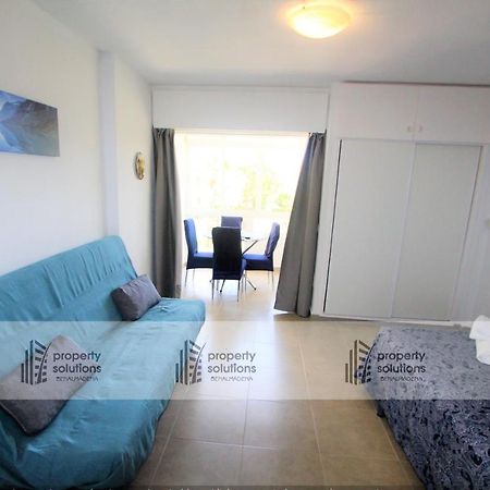 135 Agata Apartamentos. Piscina Y Playa. A Corta Distancia Del Centro. Беналмадена Екстериор снимка